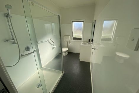 Photo of property in 43 Onewa Road, Northcote, Auckland, 0627