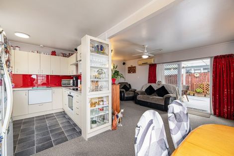 Photo of property in 204 Solar Road, Glen Eden, Auckland, 0602