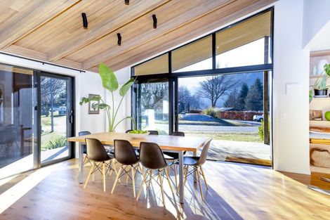 Photo of property in 10 Preston Drive, Arrowtown, 9302