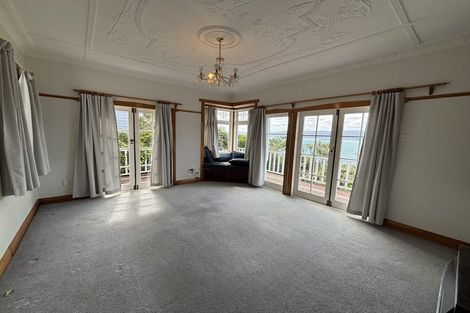 Photo of property in 30 Napier Street, Karaka Bays, Wellington, 6022