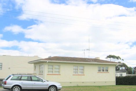 Photo of property in 12 Pitau Road, Mount Maunganui, 3116