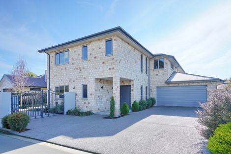 Photo of property in 15 Breton Close, Northwood, Christchurch, 8051