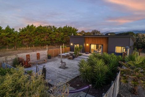 Photo of property in 7 Strathnaver Drive, Waikawa Beach, Manakau, 5573