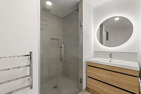 Photo of property in 21 Busby Hill, Havelock North, 4130