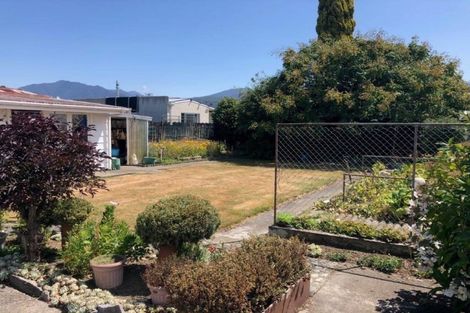 Photo of property in 187 Commercial Street, Takaka, 7110