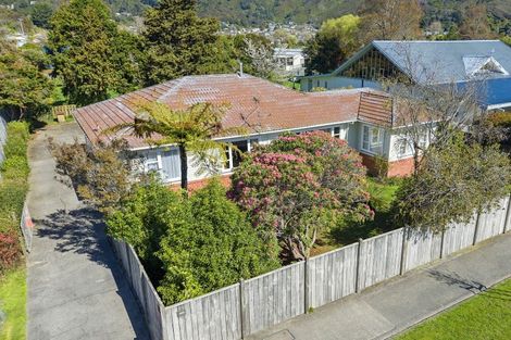 Photo of property in 194 Naenae Road, Naenae, Lower Hutt, 5011
