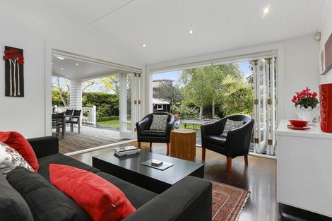 Photo of property in 4 Palmer Crescent, Mission Bay, Auckland, 1071