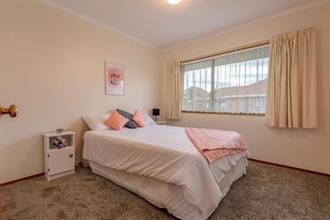 Photo of property in 10 Seville Court, Terrace End, Palmerston North, 4410