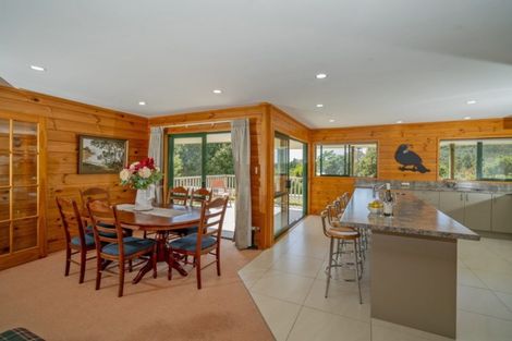 Photo of property in 86 Hahei Beach Road, Hahei, Whitianga, 3591