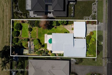 Photo of property in 27 The Crescent, Waihi Beach, 3611