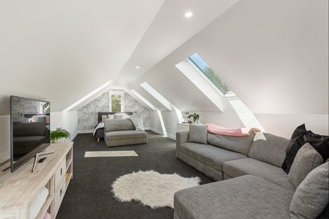 Photo of property in 2 Chenery Road, Red Beach, 0932