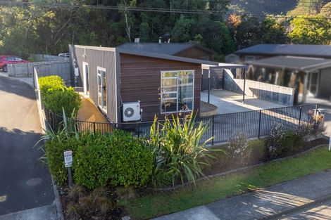 Photo of property in 39 Ruapehu Street, Paraparaumu, 5032