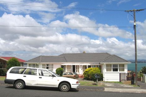 Photo of property in 2/26 Tizard Road, Birkenhead, Auckland, 0626