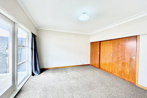 Photo of property in 304 Te Atatu Road, Te Atatu South, Auckland, 0610