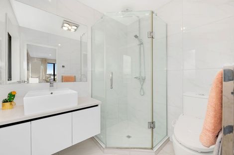 Photo of property in 27 Hakinakina Drive, Flat Bush, Auckland, 2019