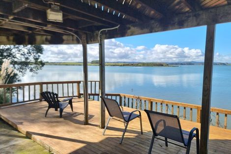 Photo of property in 8 Lawson Way, Weymouth, Auckland, 2103