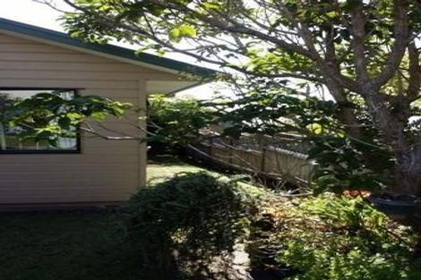 Photo of property in 14 Chablis Place, Henderson, Auckland, 0612