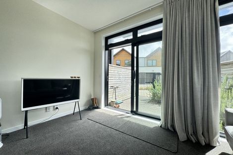 Photo of property in 1 Glen Evans Crescent, Fairfield, Lower Hutt, 5011