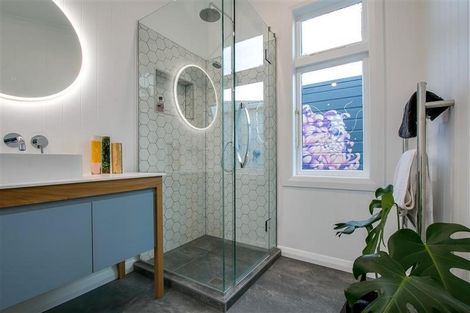 Photo of property in 8 Sale Street, Napier South, Napier, 4110