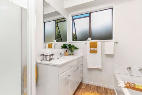 Photo of property in 87 Solar Road, Glen Eden, Auckland, 0602