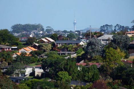 Photo of property in 1/125 Thelma Crescent, Torbay, Auckland, 0630