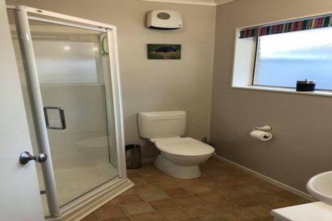 Photo of property in 14 Kennedy Place, Waikanae Beach, Waikanae, 5036
