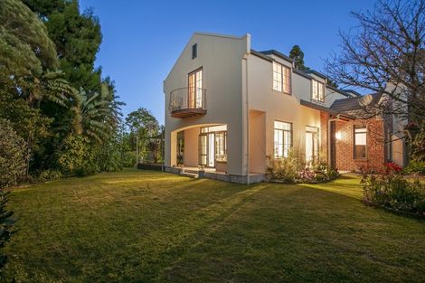 Photo of property in 32c Isobel Road, Greenhithe, Auckland, 0632