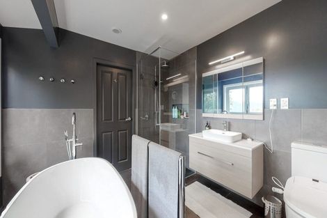 Photo of property in 141 Grafton Road, Roseneath, Wellington, 6011