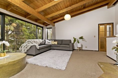 Photo of property in 5 Waipuia Place, Greenhithe, Auckland, 0632