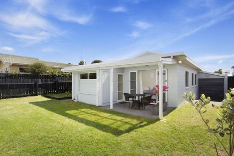 Photo of property in 32a Simpson Road, Papamoa Beach, Papamoa, 3118