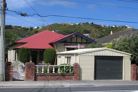 Photo of property in 71 Derwent Street, Island Bay, Wellington, 6023
