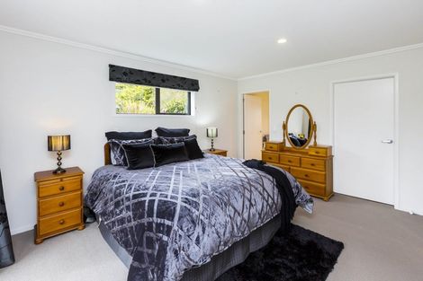 Photo of property in 22 Jade Crescent, Timberlea, Upper Hutt, 5018