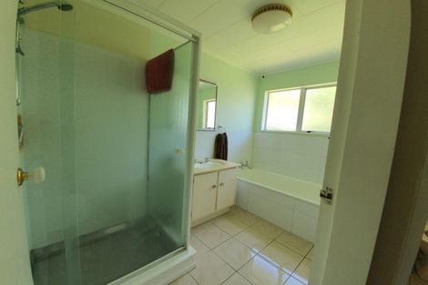 Photo of property in 8 He Awa Crescent, Waikanae, 5036