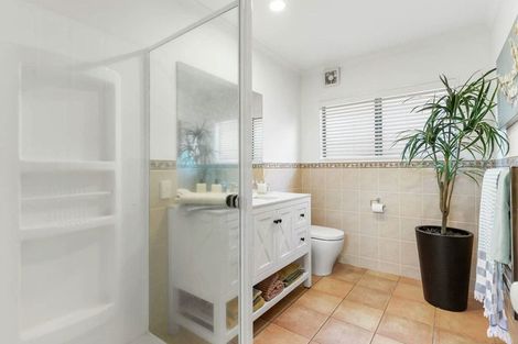 Photo of property in 31a Oakwood Grove, Eastern Beach, Auckland, 2012