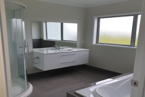 Photo of property in 53 Anselmi Ridge Road, Pukekohe, 2120