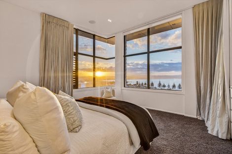 Photo of property in 40 Roslyn Road, Bluff Hill, Napier, 4110