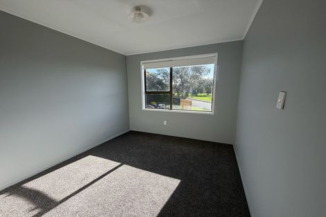 Photo of property in 28 Beauchamp Drive, Massey, Auckland, 0614