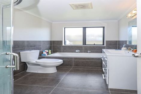 Photo of property in 10 Ribbonwood Close, Te Kauwhata, 3710