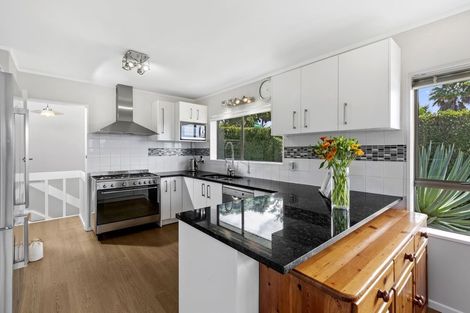 Photo of property in 1/15 Deep Creek Road, Waiake, Auckland, 0630