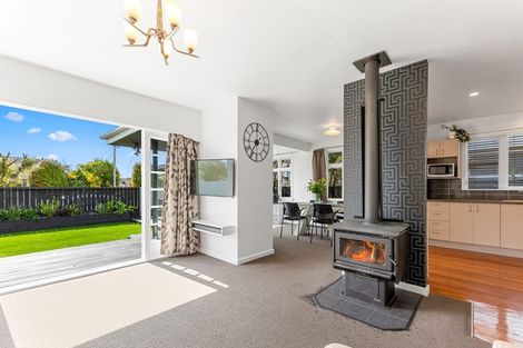 Photo of property in 16 Dinton Street, Russley, Christchurch, 8042