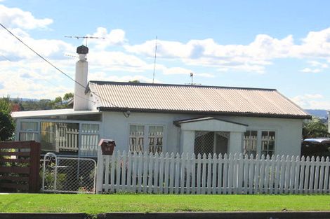 Photo of property in 14 Clayburn Road, Glen Eden, Auckland, 0602