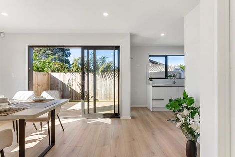 Photo of property in 16b Meadway, Sunnyhills, Auckland, 2010