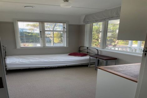 Photo of property in 87 Maungaraki Road, Korokoro, Lower Hutt, 5012