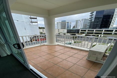 Photo of property in Beaumont Apartments, 14/12 Maunganui Road, Mount Maunganui, 3116