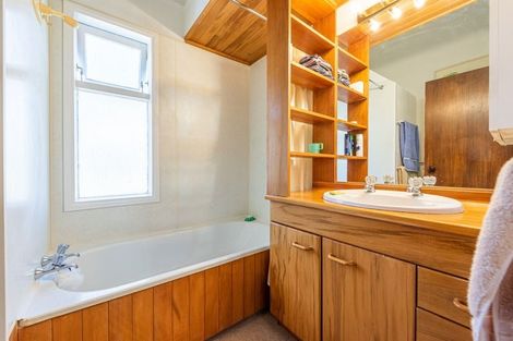 Photo of property in 20 Carlisle Street, Island Bay, Wellington, 6023