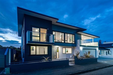 Photo of property in 633 Marine Parade, Napier South, Napier, 4110