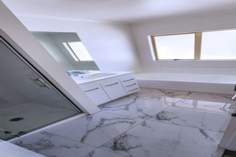 Photo of property in 2/33 Hawker Street, Mount Victoria, Wellington, 6011