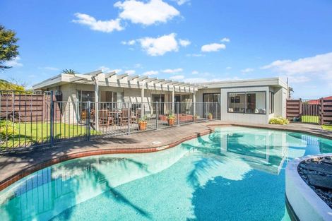 Photo of property in 21a Bramley Drive, Farm Cove, Auckland, 2012