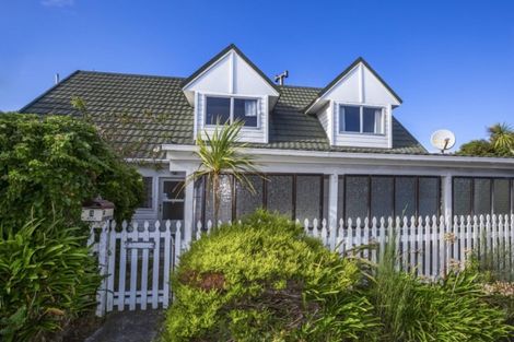 Photo of property in 3 Corlett Road, Plimmerton, Porirua, 5026