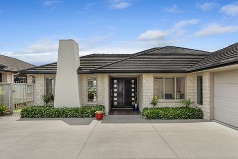Photo of property in 16 Glenmonarch Place, Pyes Pa, Tauranga, 3112